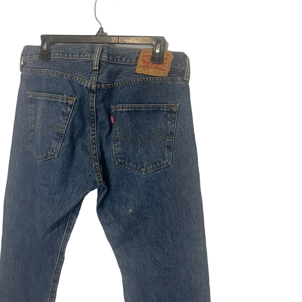 Levi's Men's Straight Jeans in Medium Blue Denim